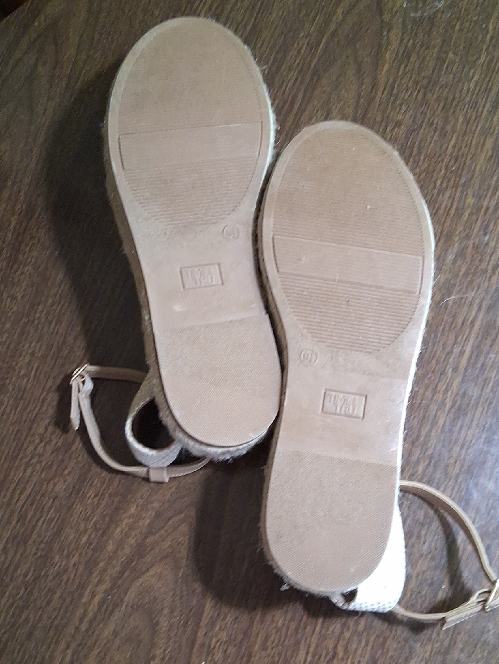 Womans Shoes - Picture 4 of 4